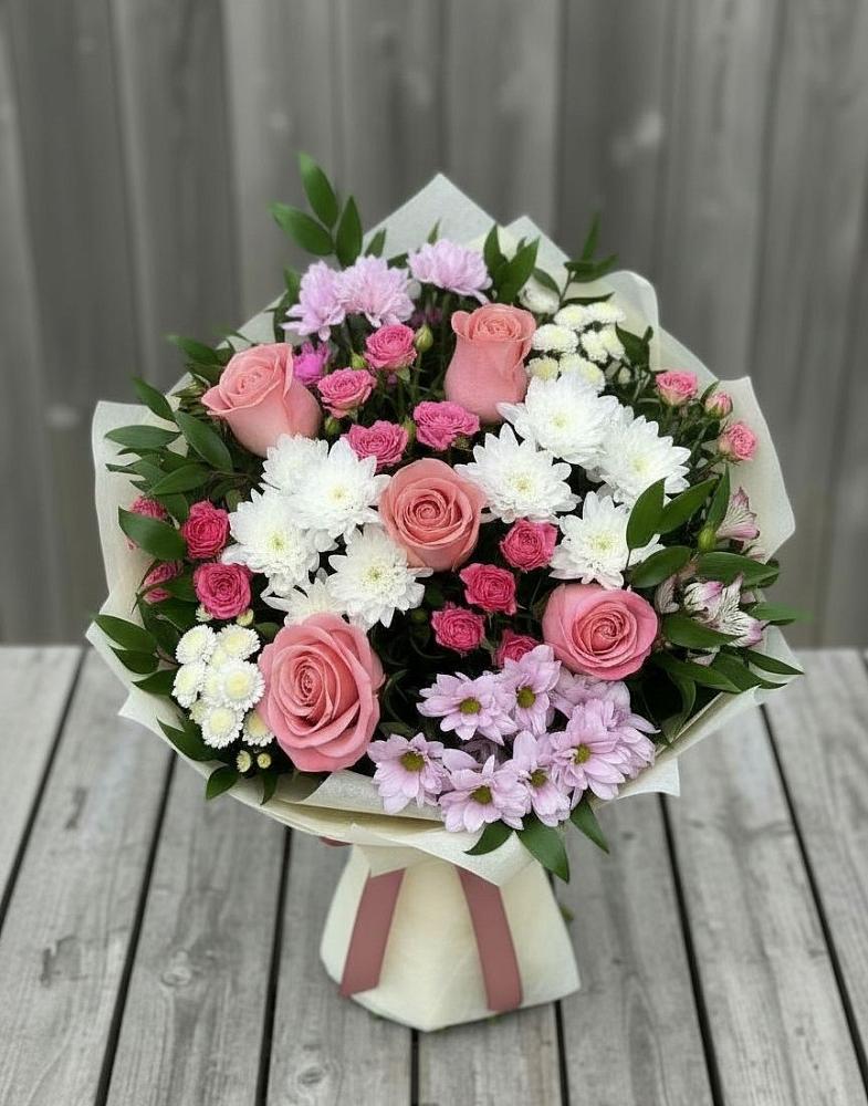 Букет цветов из: Альстромерии, Гвоздики, Розы и Хризантемы в Талинке