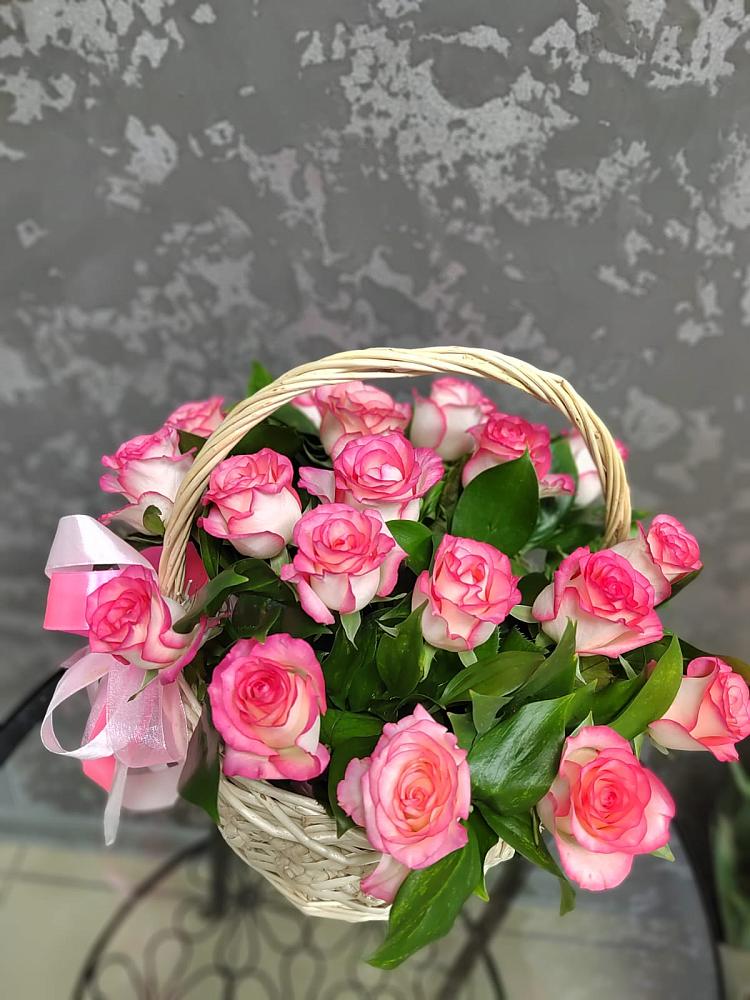 Цветочная композиция из Розы в корзине в Талинке
