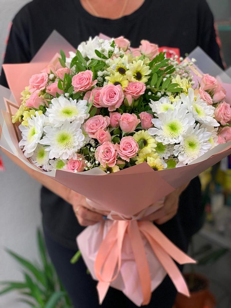 Букет цветов из: Розы и Хризантемы в Талинке