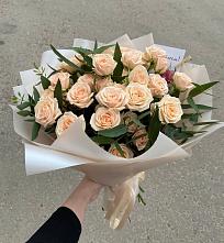 Букет Кремовые розы Латте в Талинке