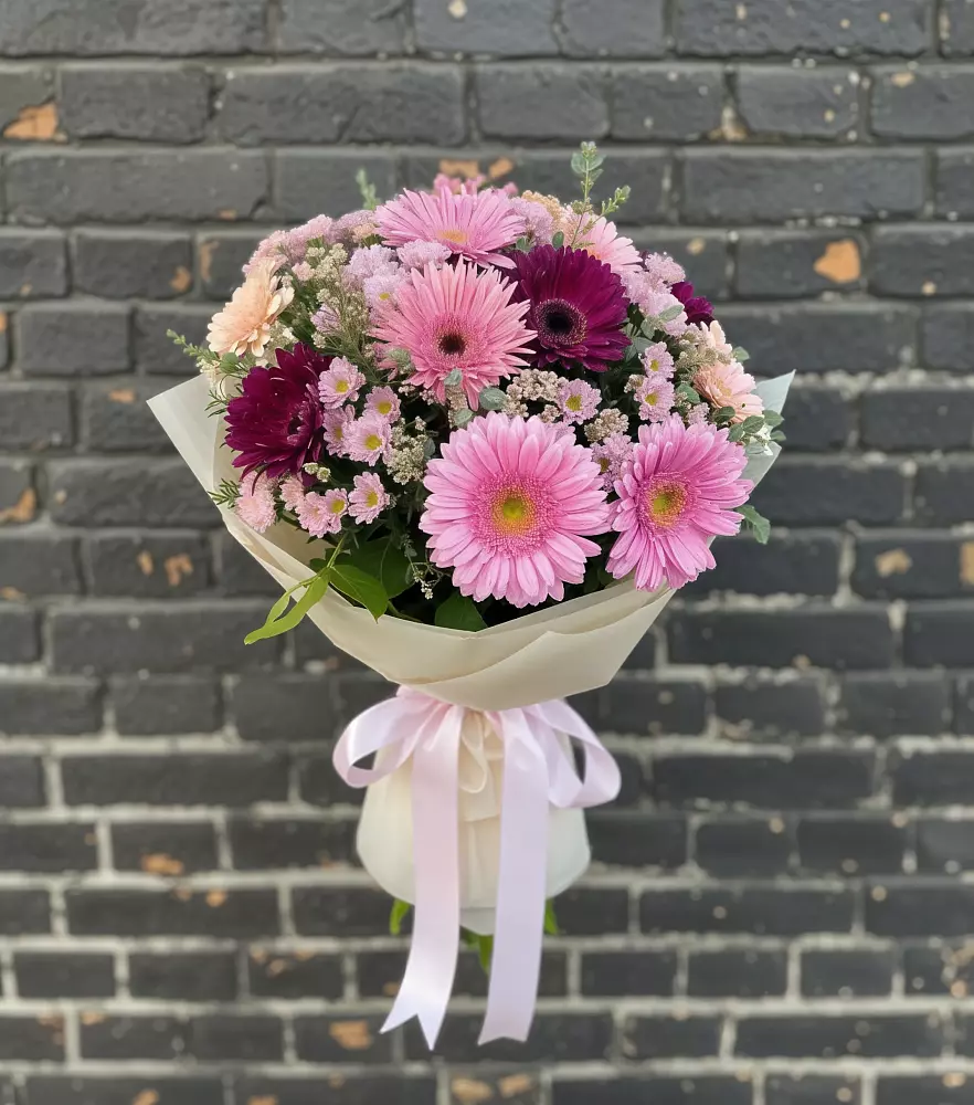 Букет цветов из: Герберы и Хризантемы в Талинке