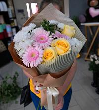 Букет цветов из:  Герберы, Розы и Хризантемы в Талинке