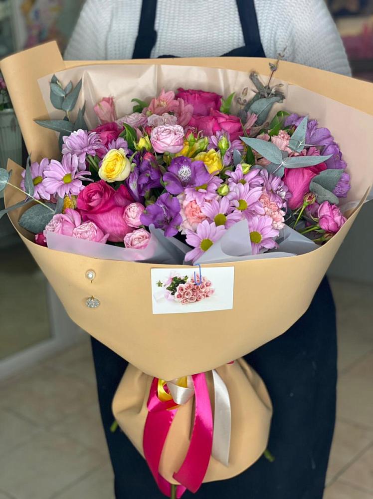 Букет цветов из: Хризантемы, Гвоздики и Альстромерии в Талинке