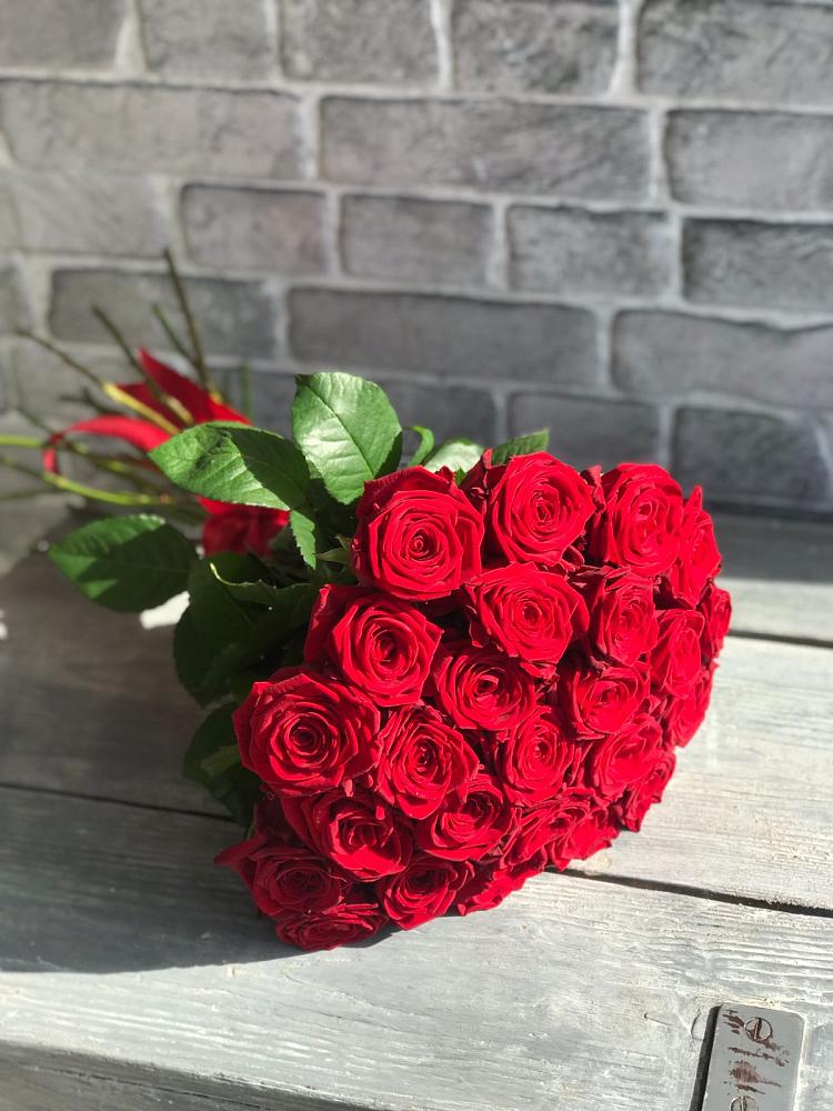 Букет Красные розы Фридом в Талинке