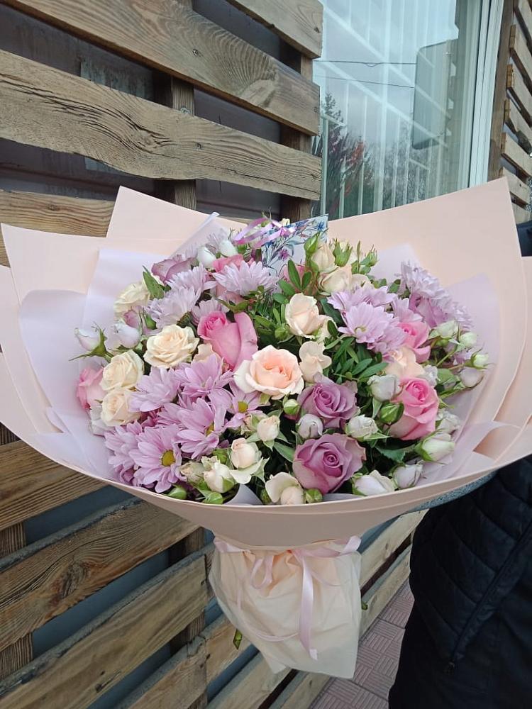 Букет цветов из: Розы и Хризантемы в Талинке