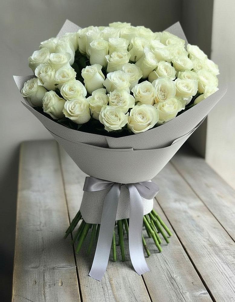 Букет 35 Белых роз в Талинке