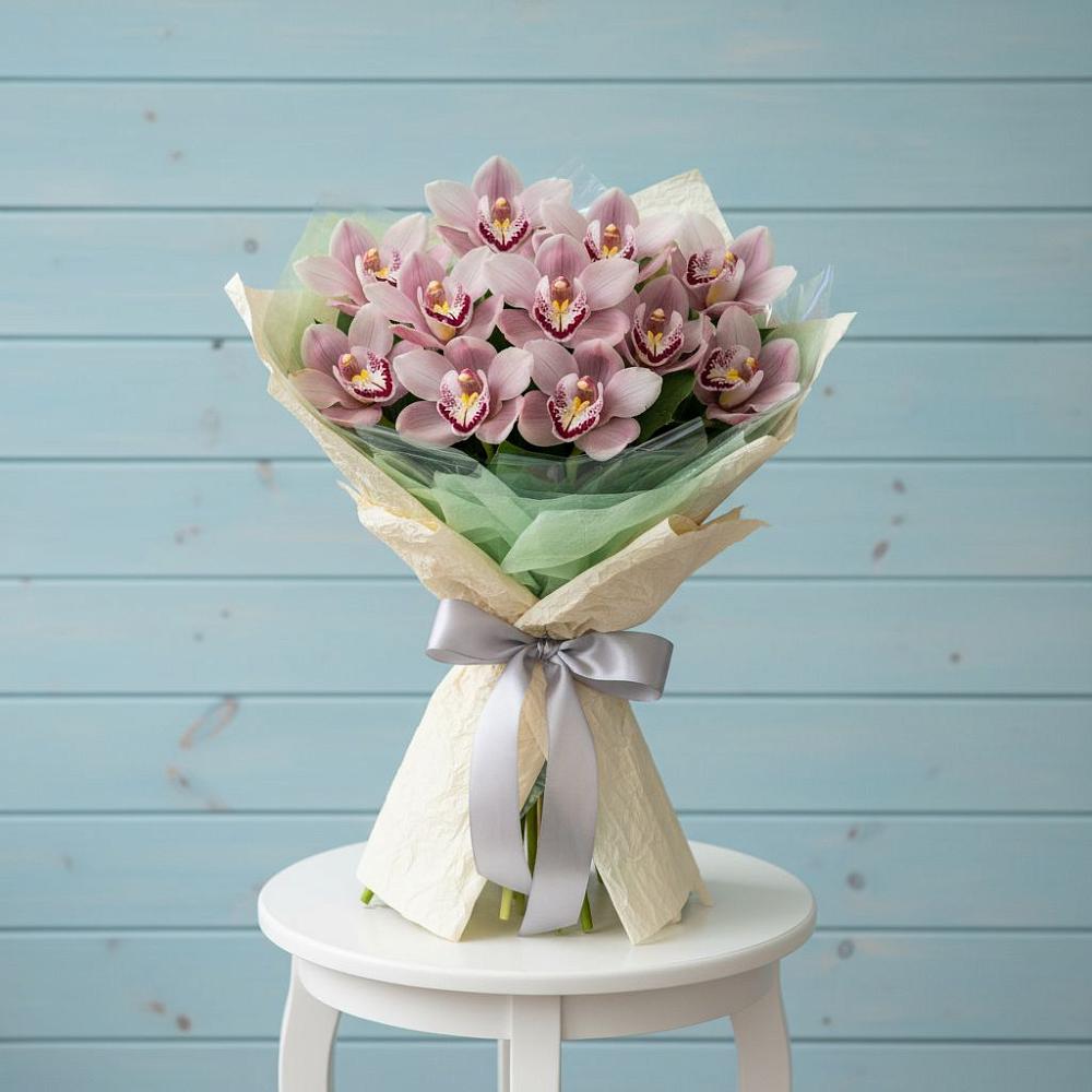 Букет цветов из: Орхидеи и Розы в Талинке