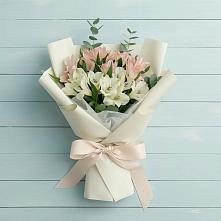 Букет цветов из:  Альстромерии в Талинке