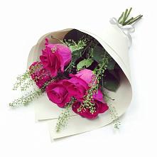 Букет цветов из:  Розы в Талинке