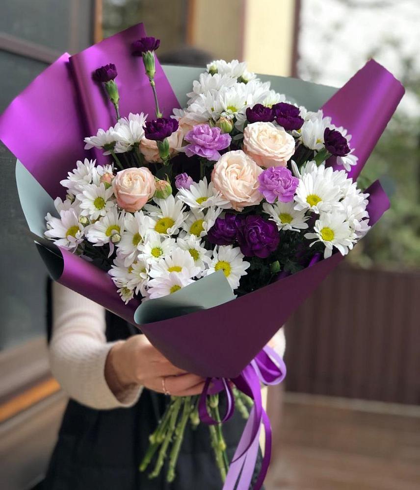 Букет цветов из: Хризантемы, Гвоздики и Розы в Талинке