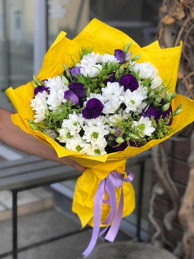 Букет цветов из: Ирисы, Хризантемы и Ромашки в Талинке