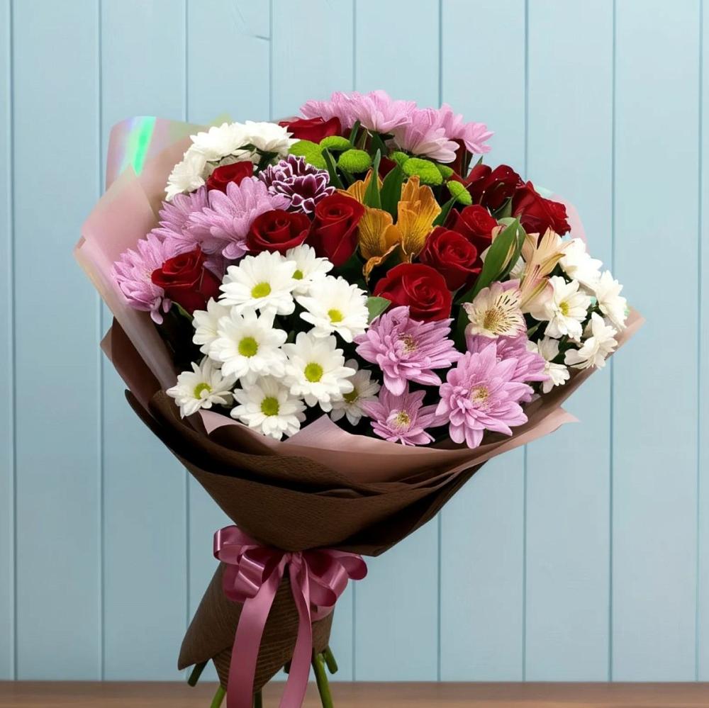 Букет цветов из: Розы, Хризантемы и Альстромерии в Талинке