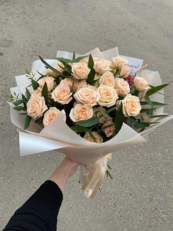 Букет Кремовые розы Латте в Талинке