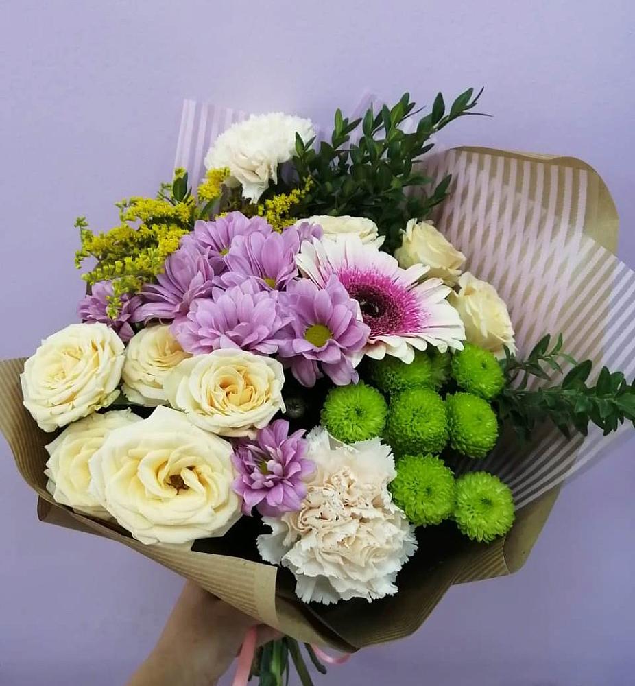 Букет цветов из: Хризантемы, Розы, Гвоздики и Герберы в Талинке