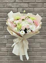 Букет цветов из:  Гвоздики, Розы, Лизиантусы и Хризантемы в Талинке