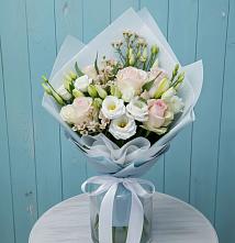 Букет цветов из:  Розы и Лизиантусы в Талинке