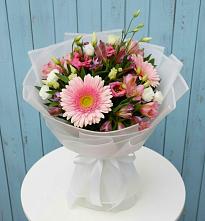 Букет цветов из:  Герберы, Альстромерии и Лизиантусы в Талинке