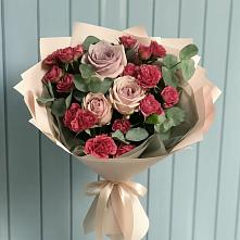 Букет цветов из:  Гвоздики и Розы в Талинке