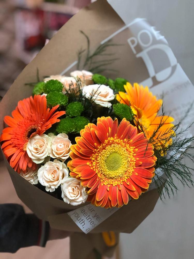 Букет цветов из: Герберы, Хризантемы и Розы в Талинке