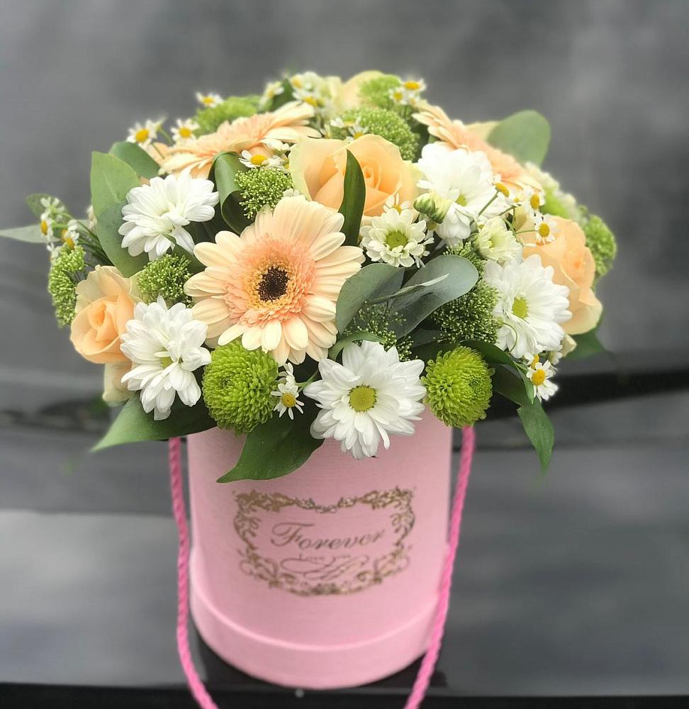 Цветочная композиция из Розы, Герберы и Хризантемы в шляпной коробке в Талинке