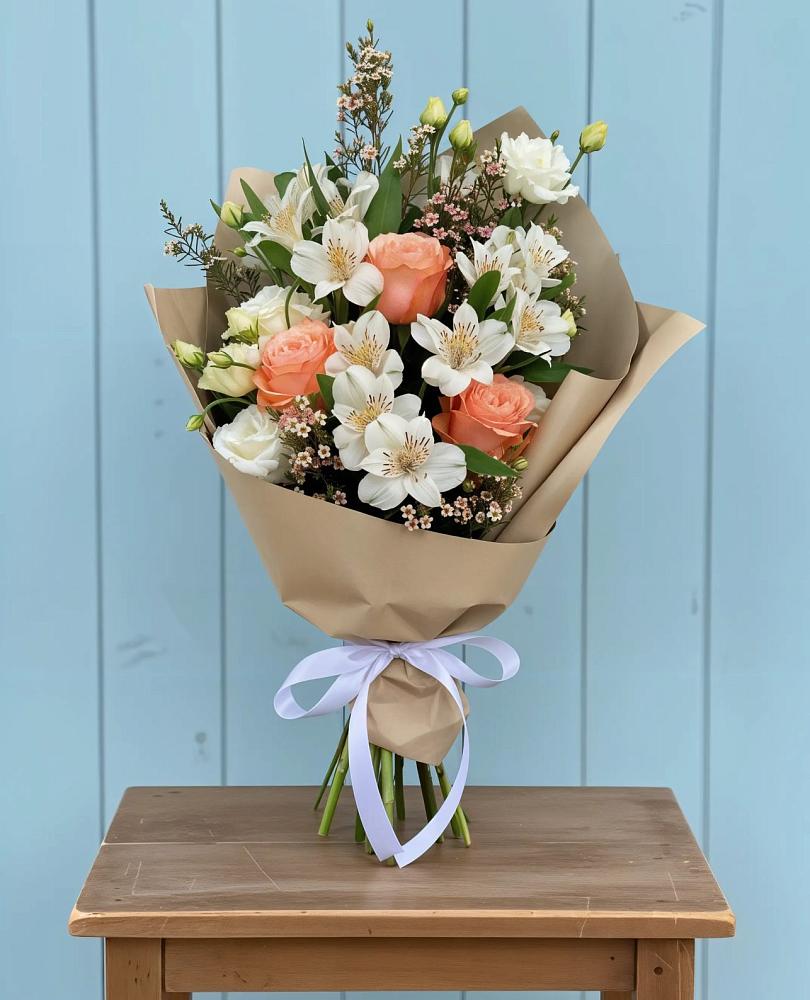 Букет цветов из: Альстромерии, Лизиантусы, Розы и Хризантемы в Талинке