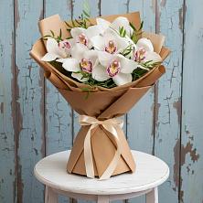 Букет цветов из:  Орхидеи и Розы в Талинке