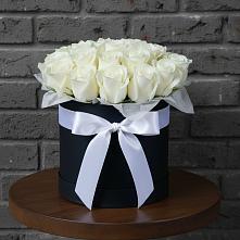 Цветочная композиция из Розы в шляпной коробке в Талинке