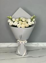 Букет цветов из:  Розы и Лизиантусы в Талинке